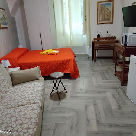 Casa Vacanze Su Sorighe. Bosa Exterior foto
